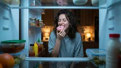 「夜更けの暴食」：寝る前に食べるべき7つのヘルシースナック