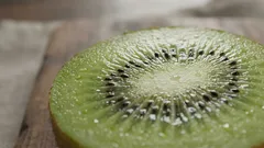 夜の小腹を満たしてぐっすり眠るためのコンビニ夜食ガイド