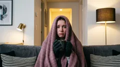 窓を閉めても寒いのはなぜ？隙間風の原因を5カ所で見つけて塞ぐ方法